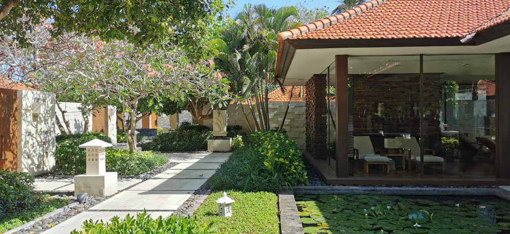 зN ڨq gsGrabd Hyatt bali10